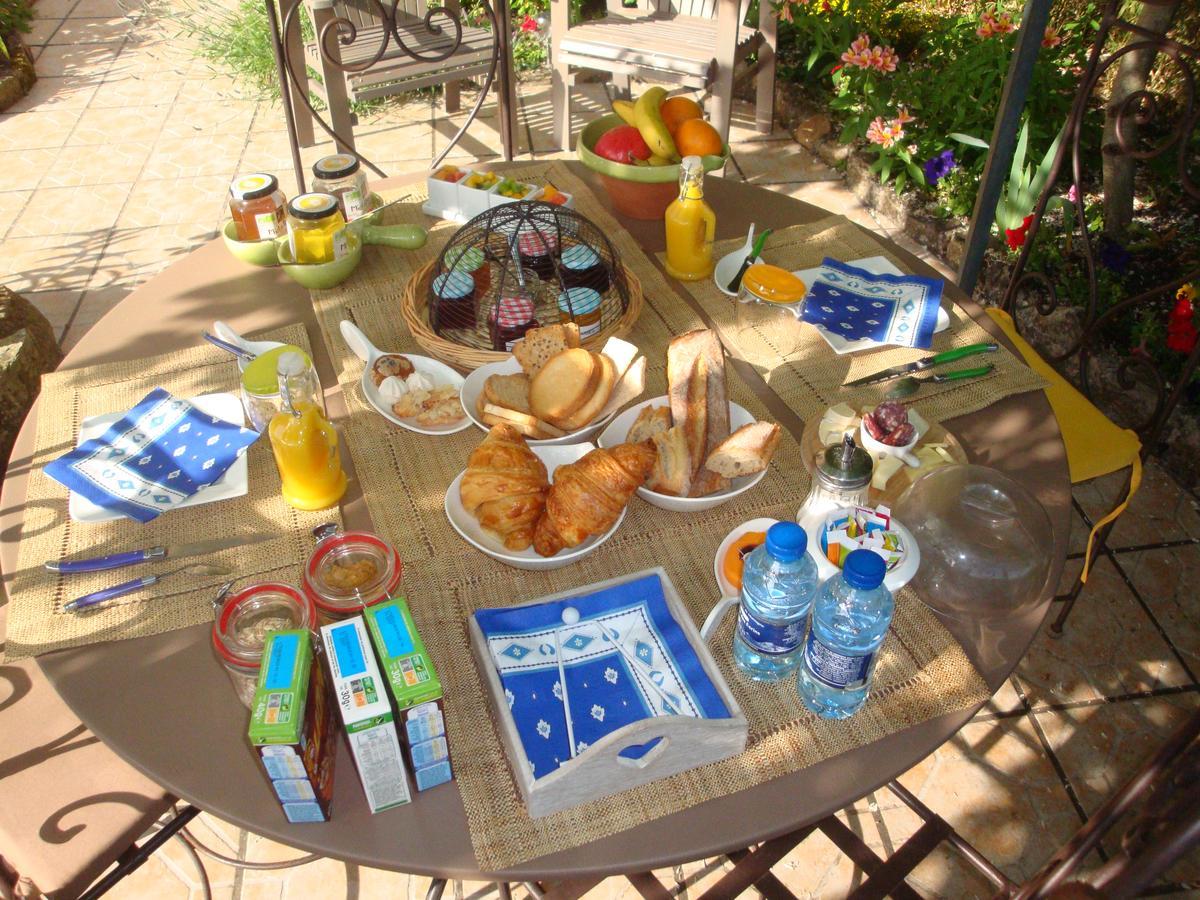 D'Ici Et D'Ailleurs Acomodação com café da manhã Cordes-sur-Ciel Exterior foto